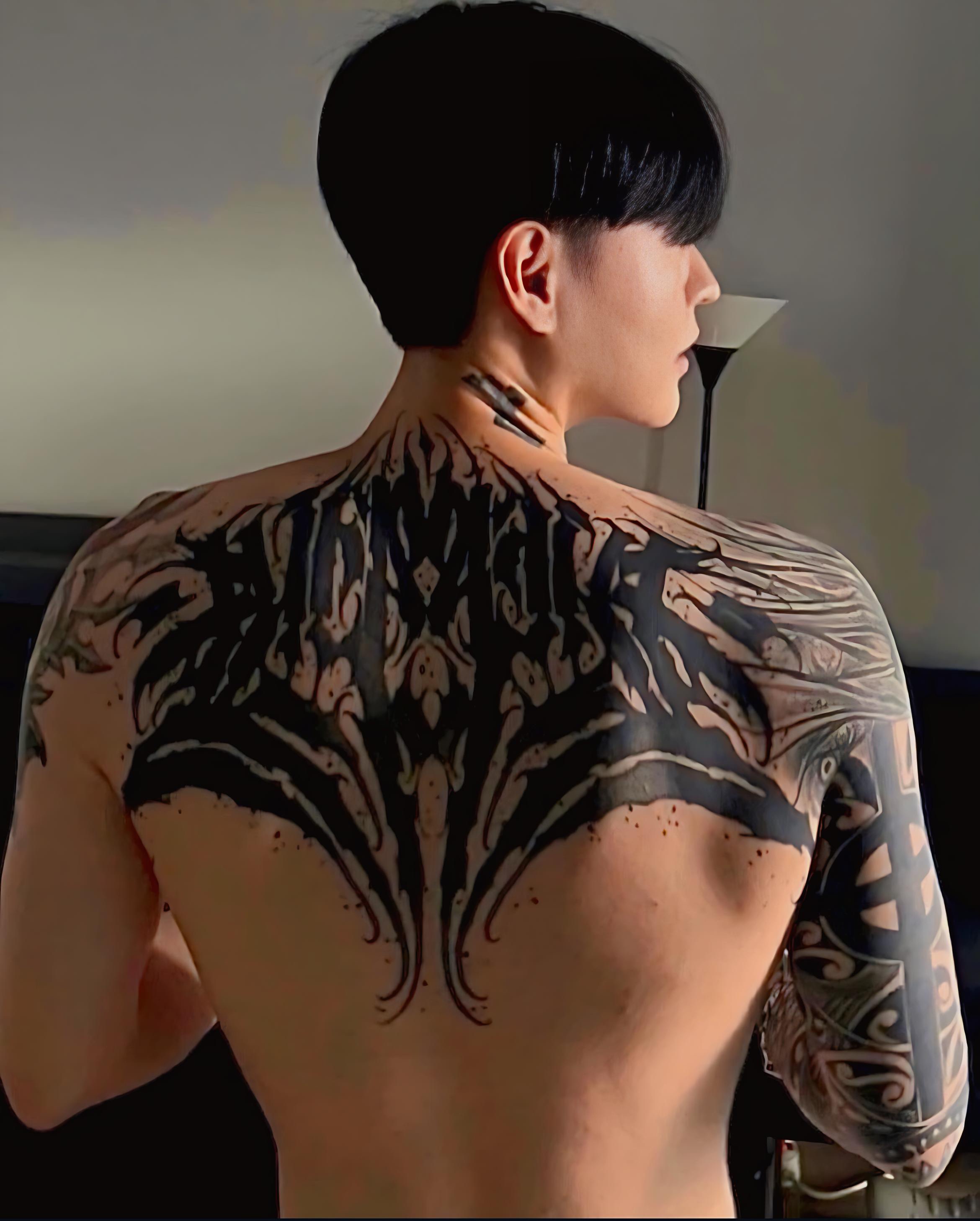 Hongin: The Artistry On His Back