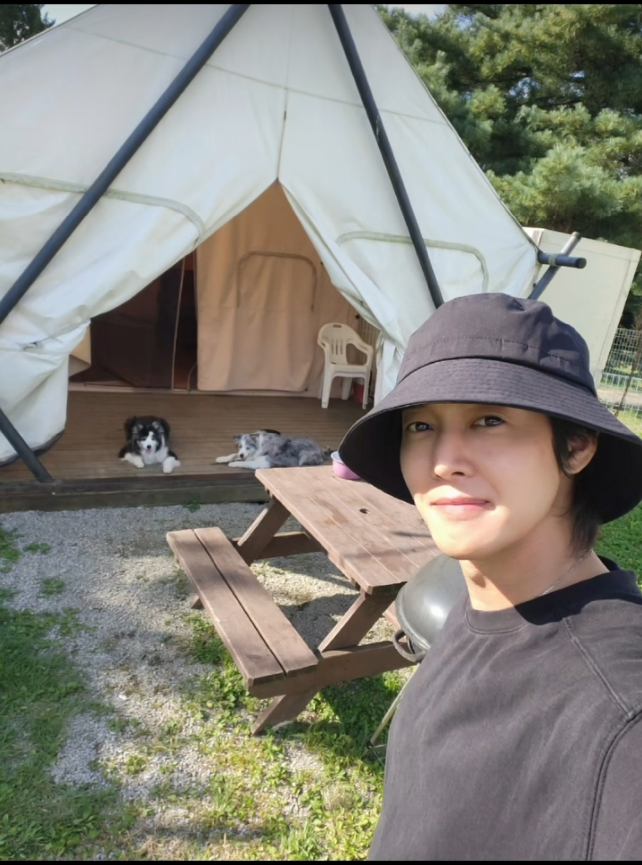 Kim Hyun Joong Mourns the Loss of His Beloved Dog, Art